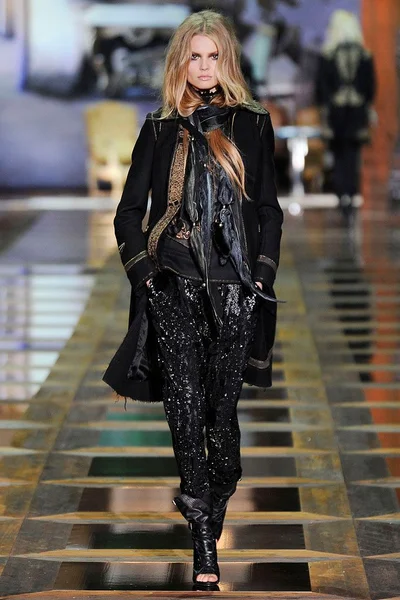 Look 3
